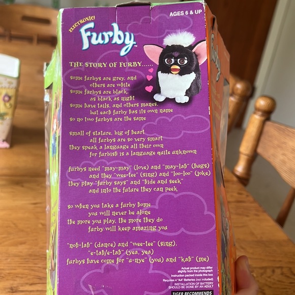 Vintage 1998 Furby, Never been opened. Model 70-800 - Picture 7 of 8